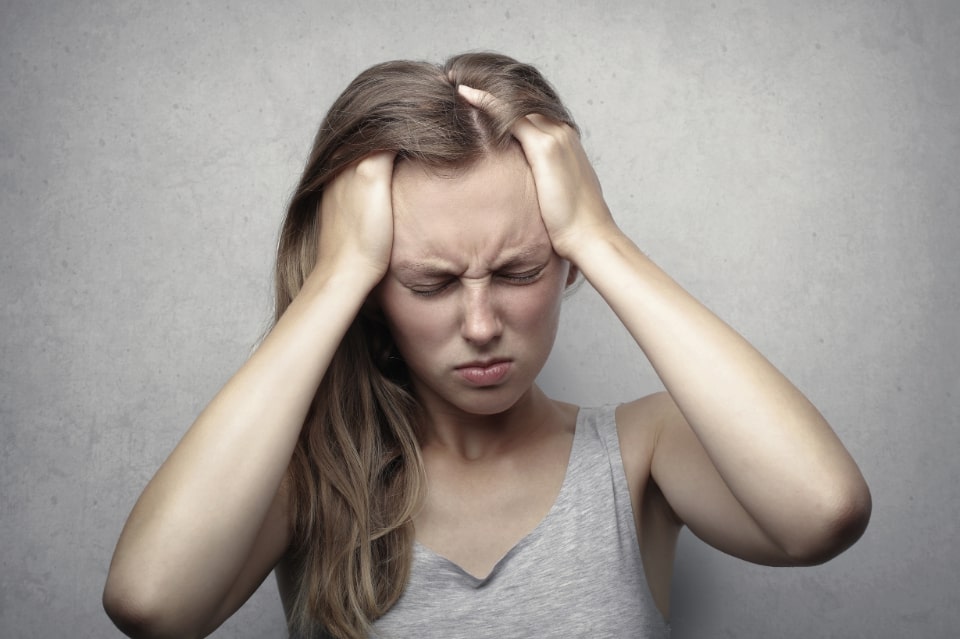 Ból głowy – skąd się bierze i kiedy wymaga konsultacji lekarskiej?