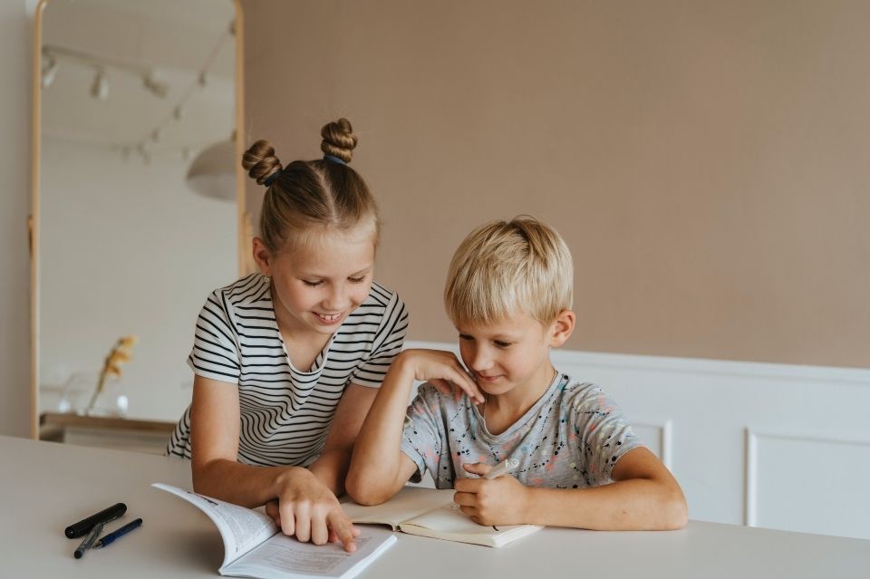 Jakie witaminy warto podawać dzieciom w wieku szkolnym?