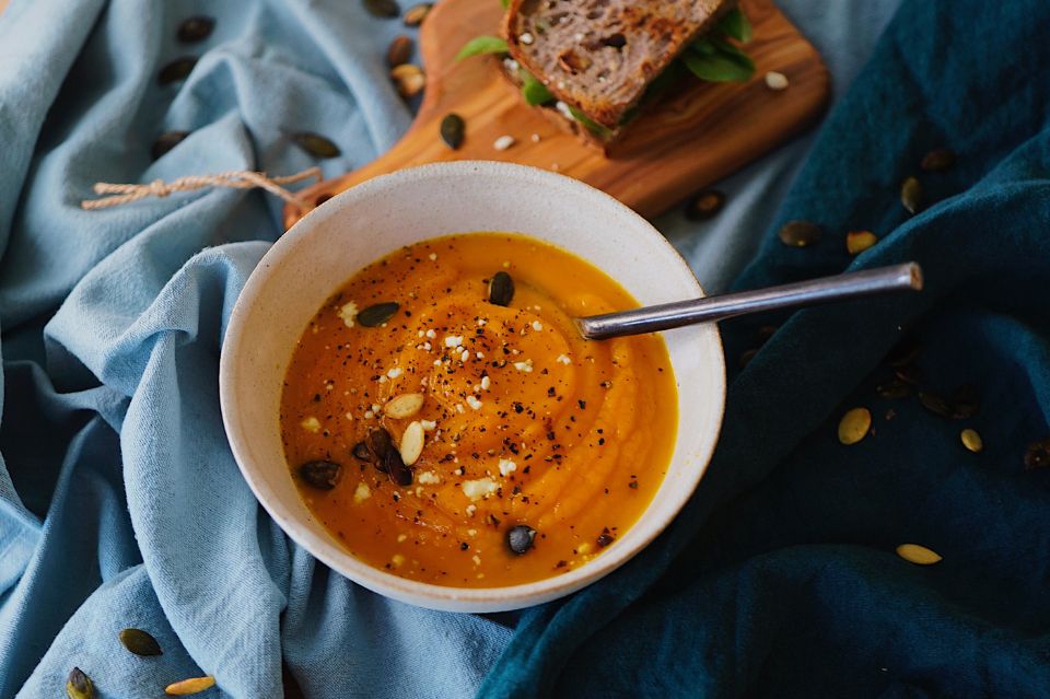 Rozgrzewająca zupa na przeziębienie – prosty i tani przepis 